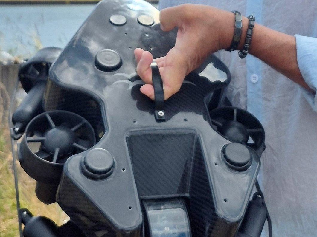 Deep Trekker REVOLUTION – Highend-ROV mit Carbon-Rahmen und mehreren Thrustern